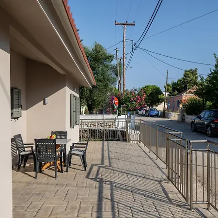 Makris Gialos Lemon In Lassi Kefalonia *